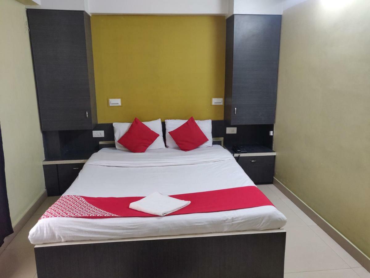 سيليجوري Hotel Jagat المظهر الخارجي الصورة