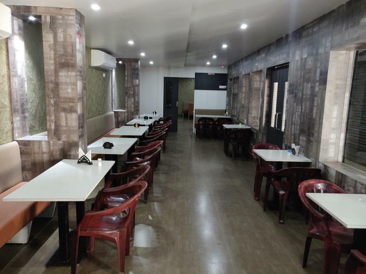 سيليجوري Hotel Jagat المظهر الخارجي الصورة